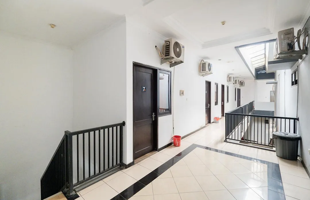 OYO Flagship 90524 Holistay Surabaya New-1